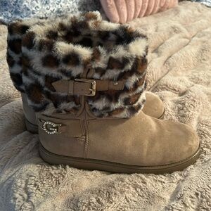 Leopard fur boots